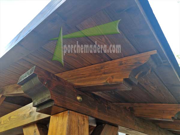 Cenador dos aguas de madera laminada de diseño rustico