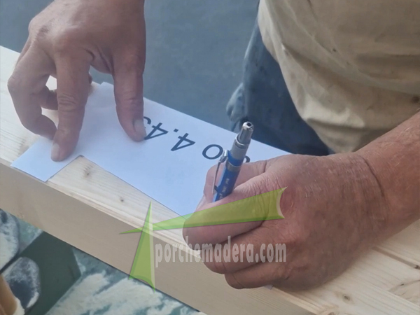 Cenador personalizado en proceso de mecanización en nuestro taller
