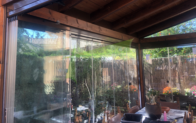 porche de madera con teja