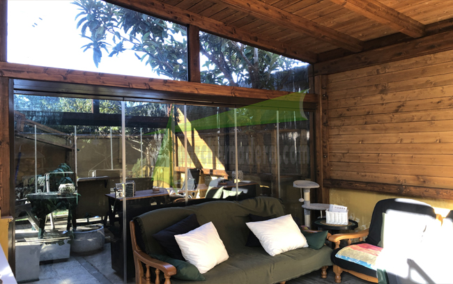 porche de madera con teja