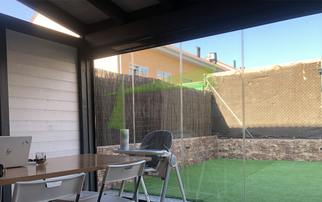 porche de madera con teja