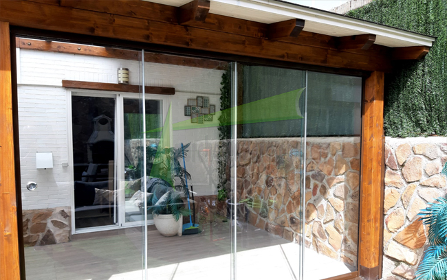 porche de madera acristalado