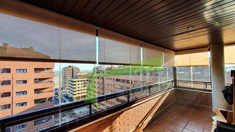 terraza con cerramiento de cristal