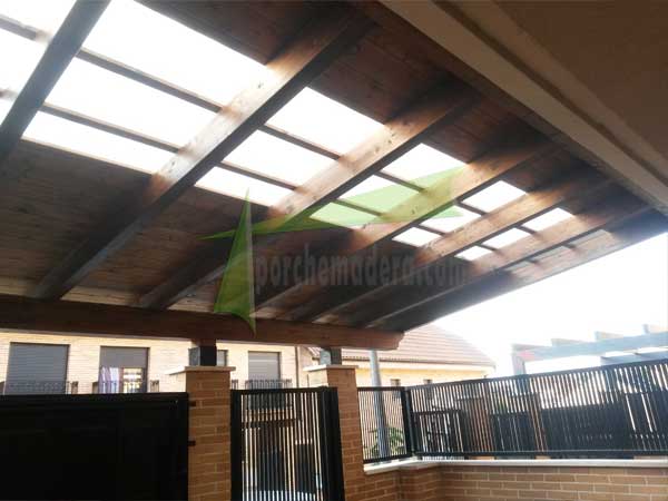 Garaje con tragaluz anclado mochetas vivienda