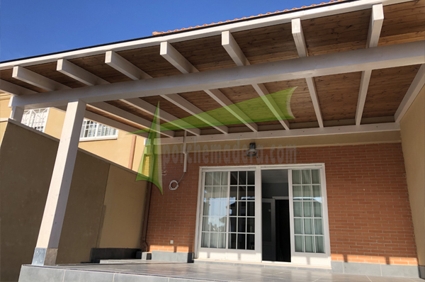 porche de madera con teja