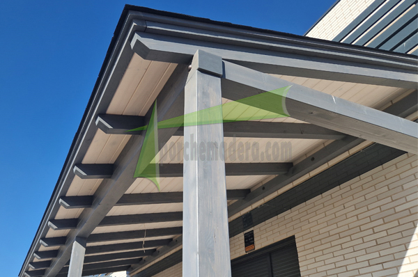 porche de madera con teja