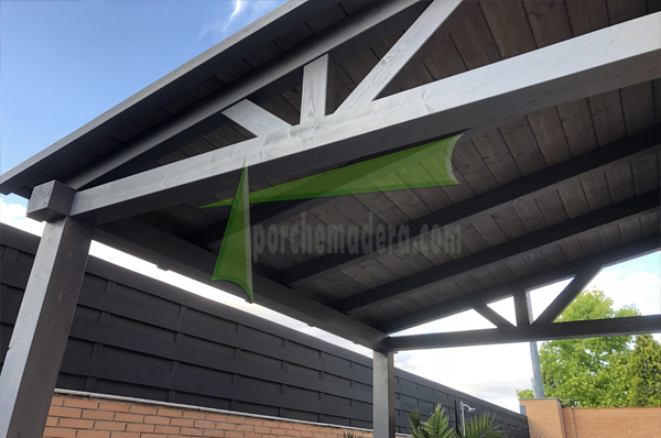 porche de madera moderno con tegola